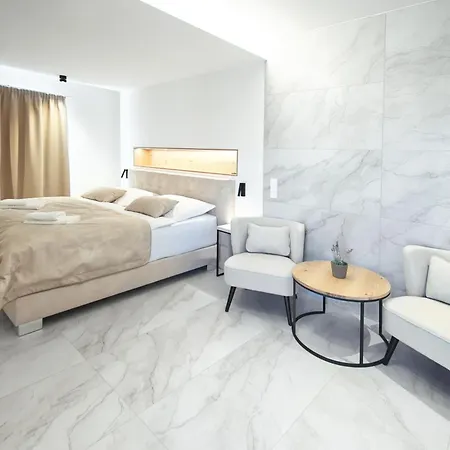 Apartment Enoteka Vinofol - Winebar & Cafe &
