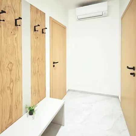 Enoteka Vinofol - Winebar & Cafe & Apartment