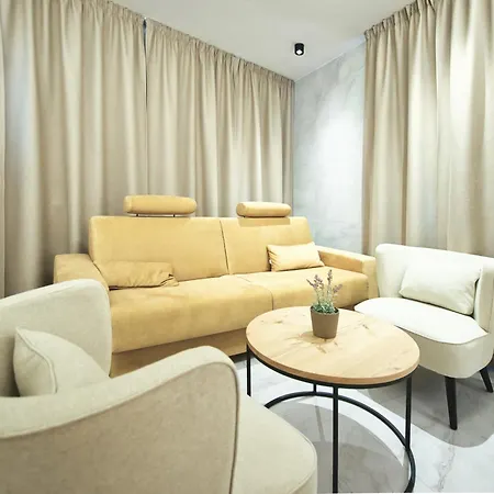 Apartment Enoteka Vinofol - Winebar & Cafe &