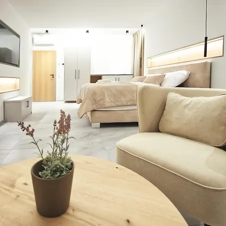 Enoteka Vinofol - Winebar & Cafe & Apartment *