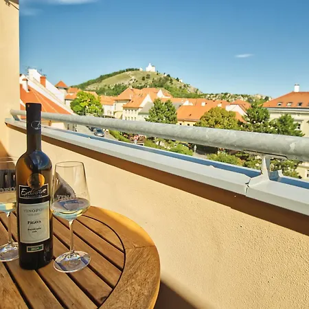 Enoteka Vinofol - Winebar & Cafe & * Mikulov