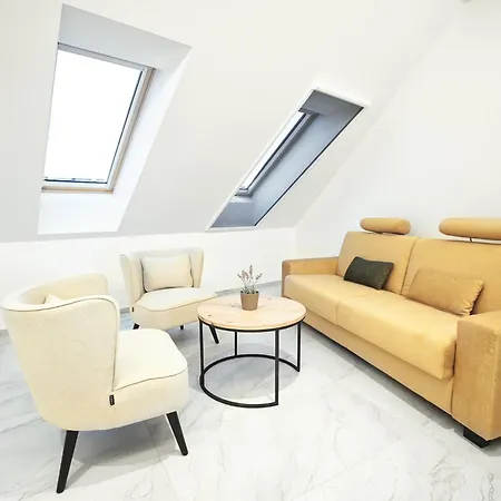 Enoteka Vinofol - Winebar & Cafe & Apartment