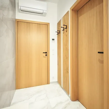 Apartment Enoteka Vinofol - Winebar & Cafe &