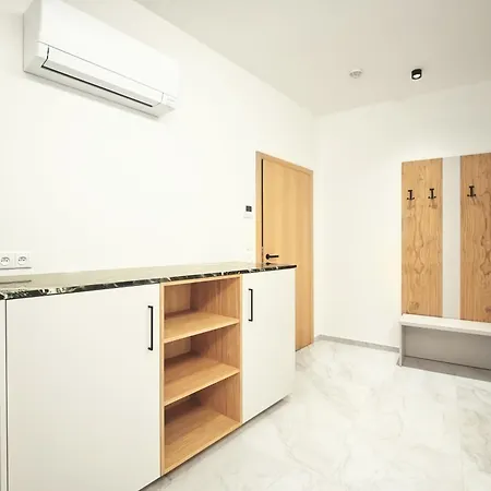 Enoteka Vinofol - Winebar & Cafe & Apartment *