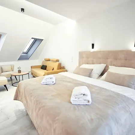 Apartment Enoteka Vinofol - Winebar & Cafe & *